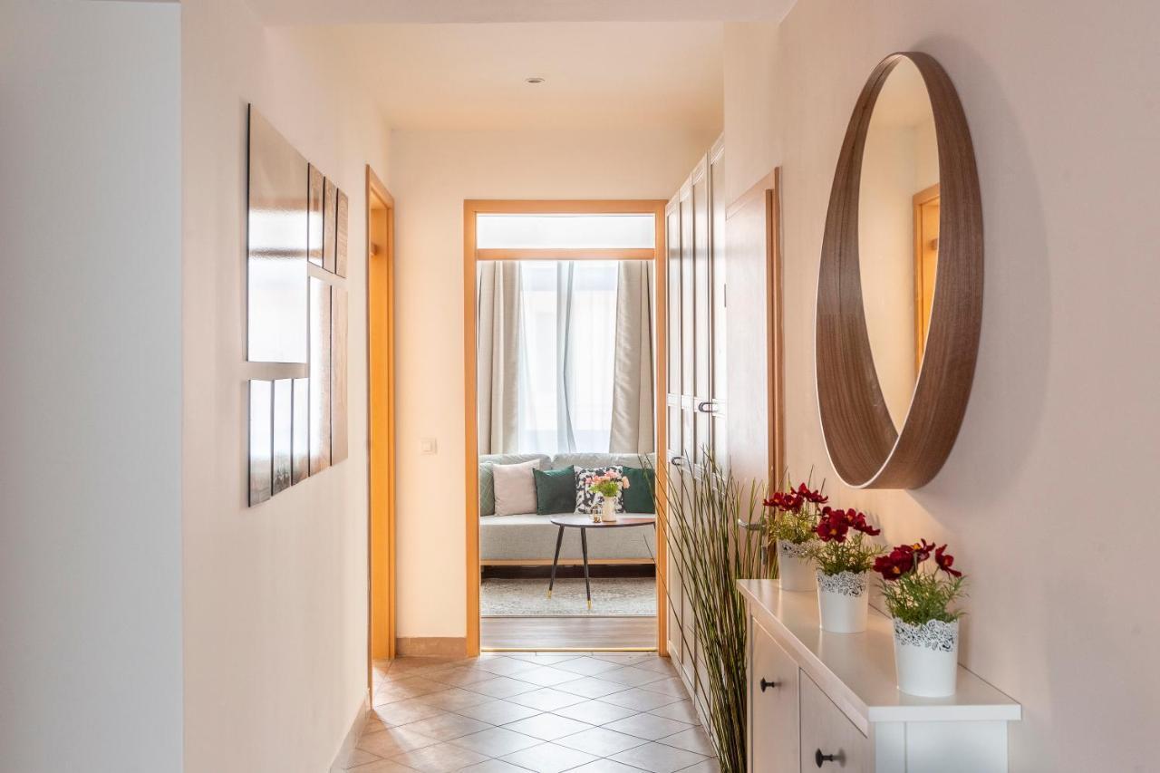 Explore Budapest From A Luxurious Cozy Apartment Exterior photo